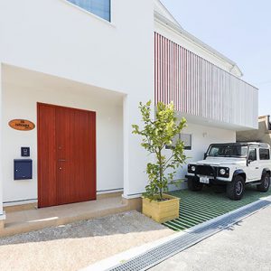 ロハスリビング駐車場